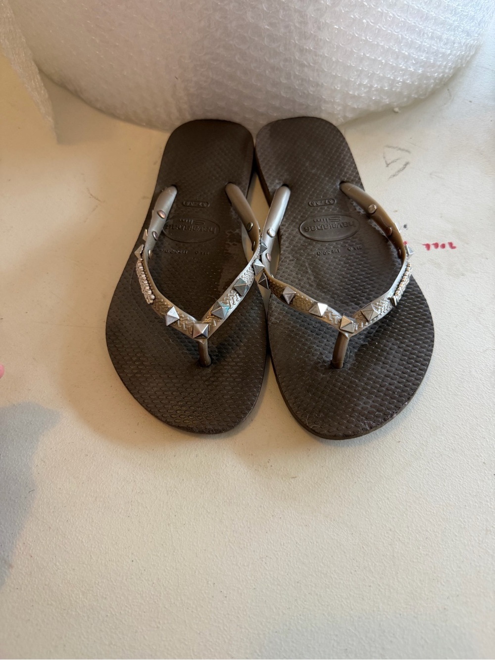Havaianas Women's size 7/8 Brown Flip Flops with Silver Studs